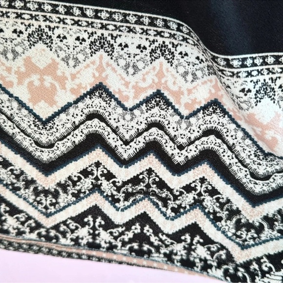 Black and Cream Women's Top Cato size 18/20 tunic - Picture 5 of 6